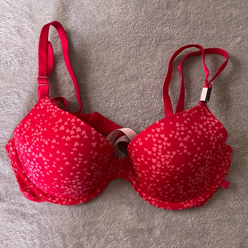 NWT victoria secret heart bra